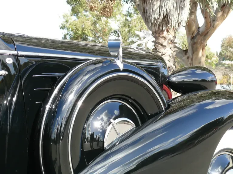 1935 Cadillac V-12 - Image 10 of 13
