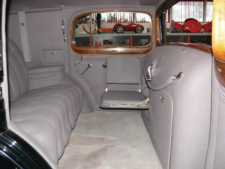 1935 Cadillac V-12 - Image 11 of 13