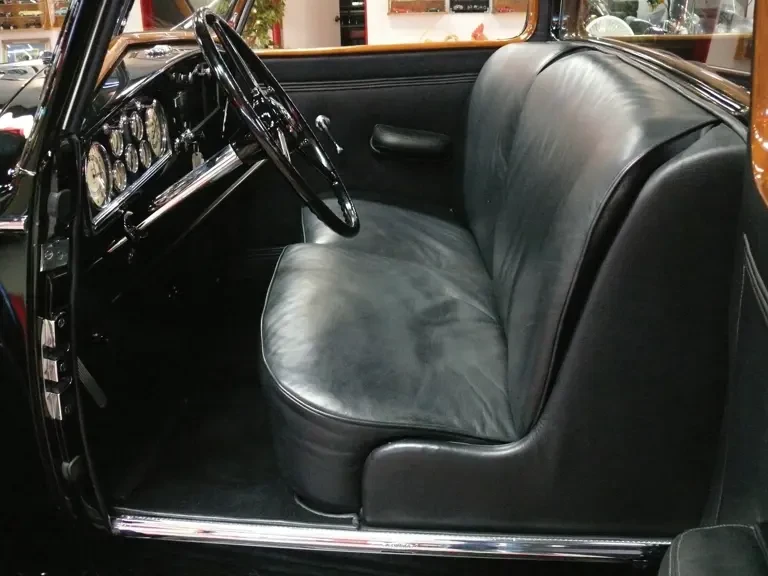 1935 Cadillac V-12 - Image 9 of 13