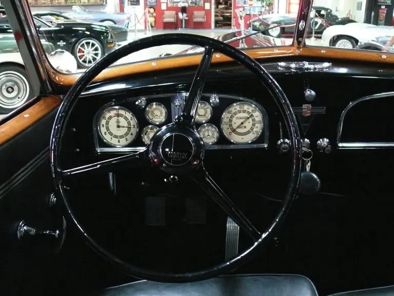 1935 Cadillac V-12 - Image 5 of 13