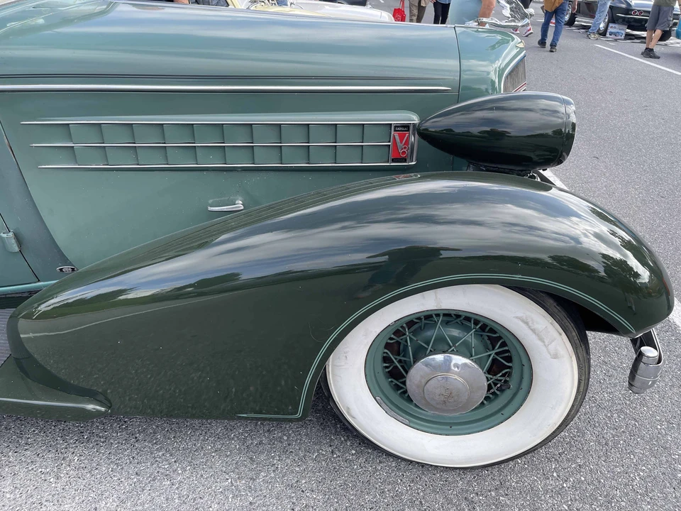 1935 Cadillac V-12 - Image 15 of 31