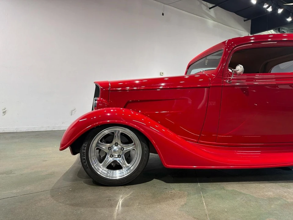 1935 Chevrolet - Image 3 of 31