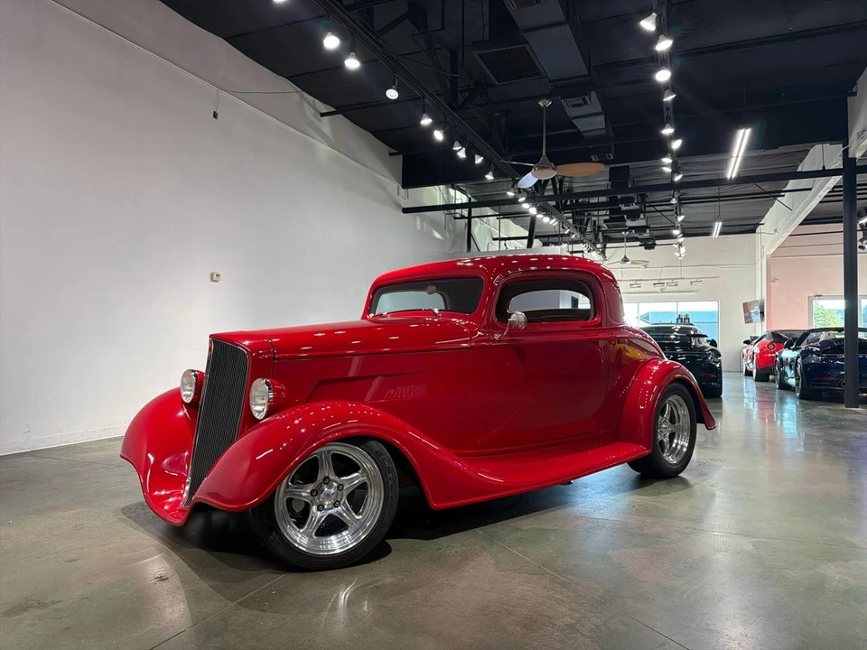 1935 Chevrolet - Image 2 of 31