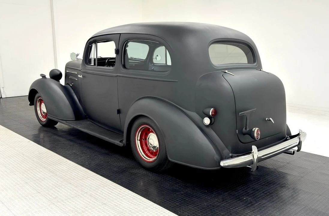 1935 Chevrolet Standard & Master & Master Deluxe & Special Deluxe - Image 3 of 31