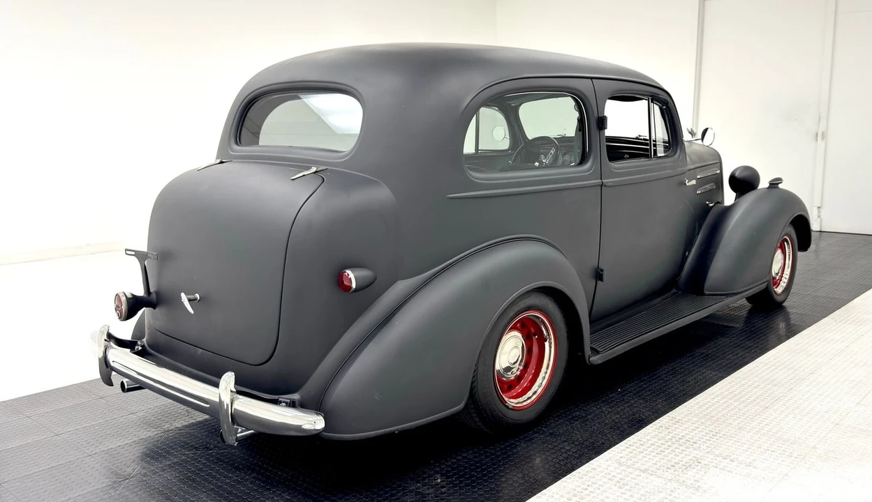 1935 Chevrolet Standard & Master & Master Deluxe & Special Deluxe - Image 5 of 31