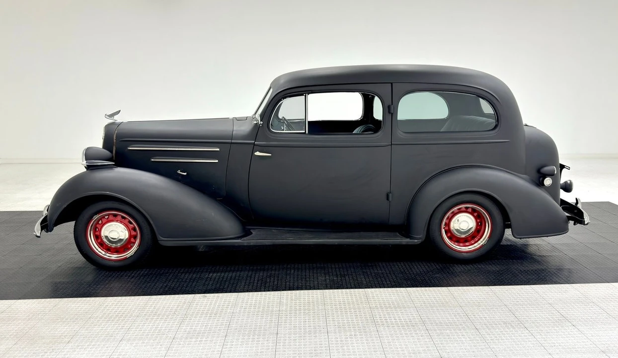 1935 Chevrolet Standard & Master & Master Deluxe & Special Deluxe - Image 2 of 31