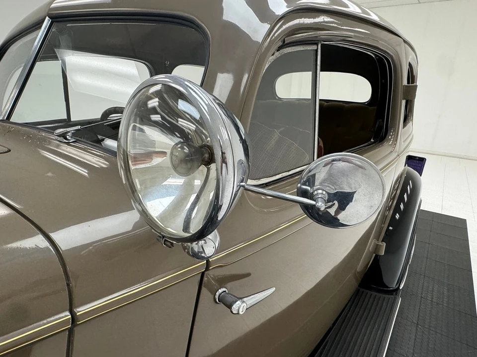 1935 Chevrolet Standard & Master & Master Deluxe & Special Deluxe - Image 17 of 31