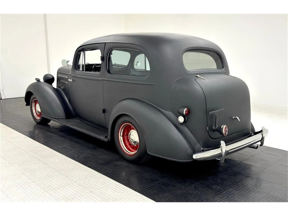 1935 Chevrolet Standard & Master & Master Deluxe & Special Deluxe - Image 3 of 31