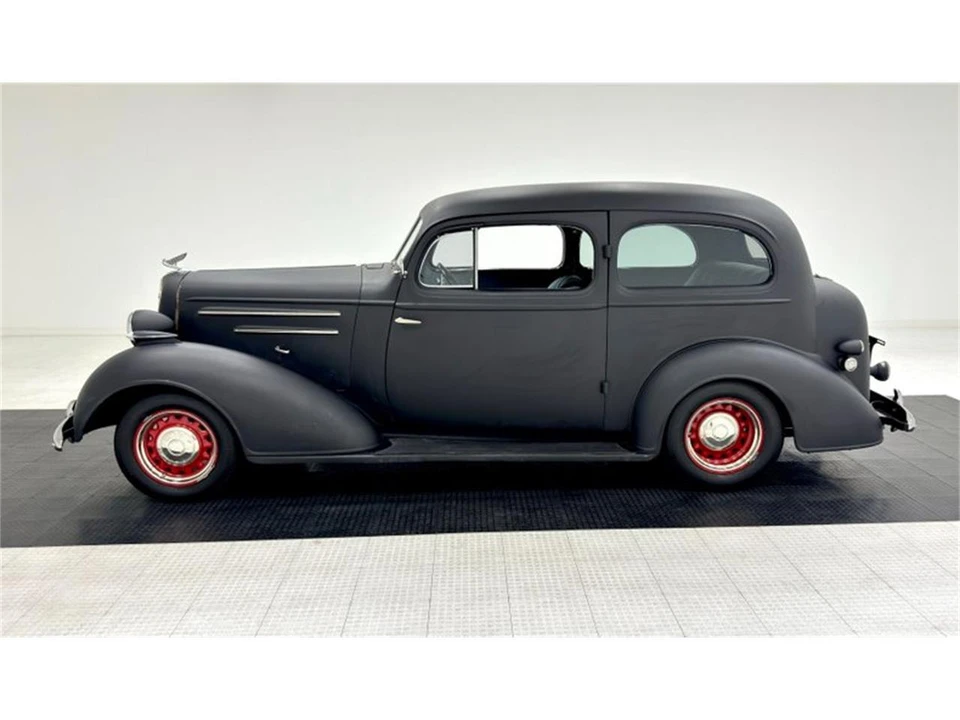 1935 Chevrolet Standard & Master & Master Deluxe & Special Deluxe - Image 2 of 31