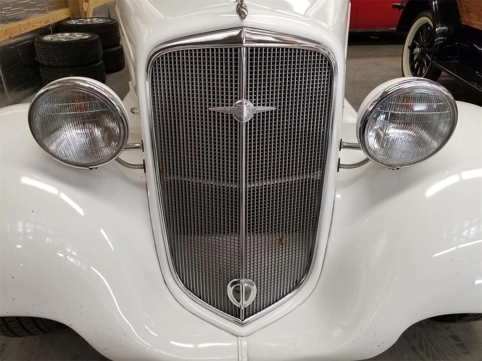 1935 Chevrolet Standard & Master & Master Deluxe & Special Deluxe - Image 2 of 31