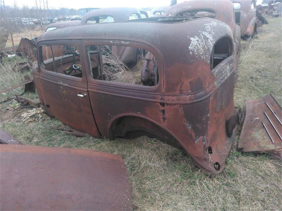 1935 Chevrolet Standard & Master & Master Deluxe & Special Deluxe - Image 2 of 5