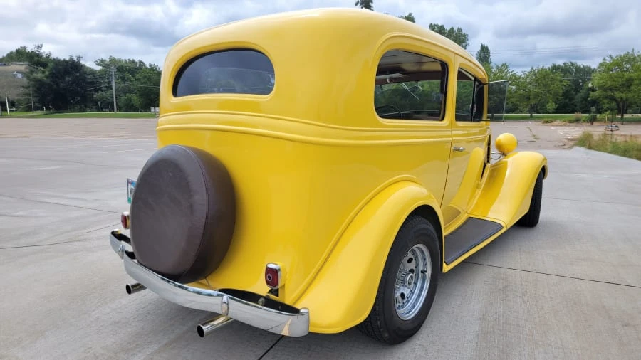 1935 Chevrolet Standard & Master & Master Deluxe & Special Deluxe - Image 2 of 18