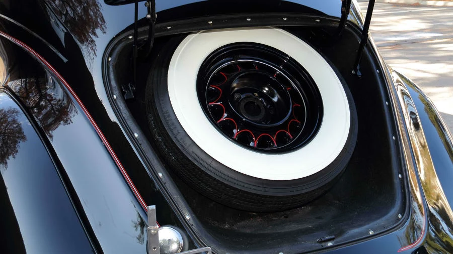 1935 Chrysler Airflow - Image 31 of 31