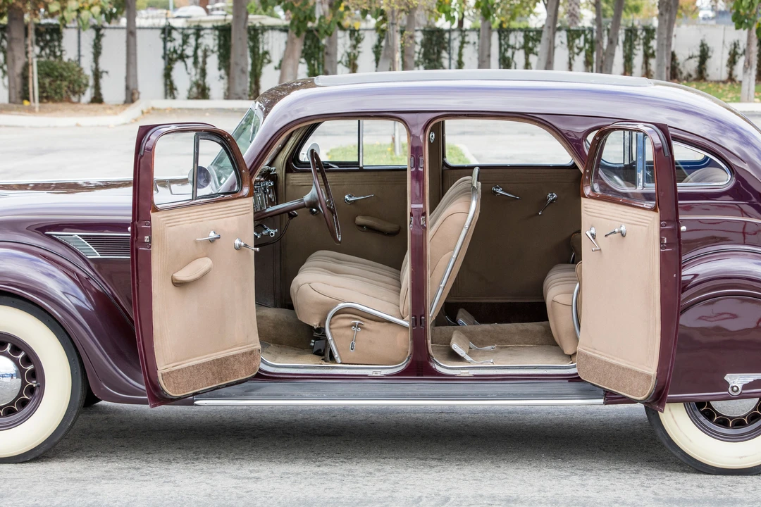 1935 Chrysler Airflow - Image 5 of 28