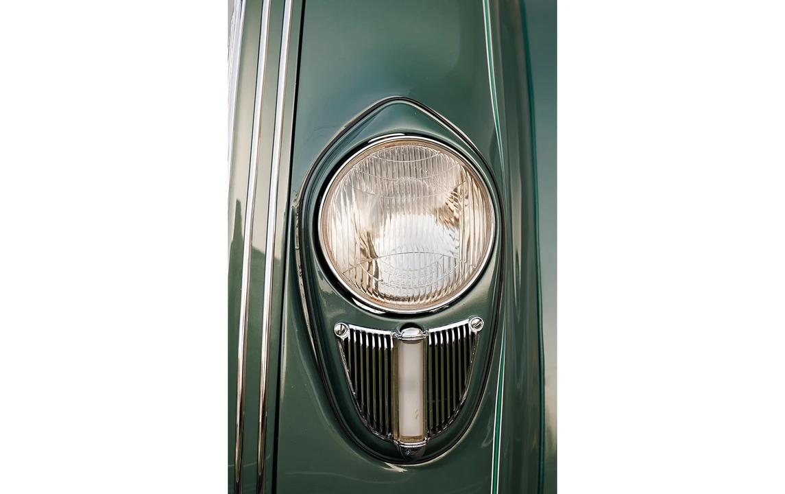 1935 Chrysler Airflow - Image 10 of 17