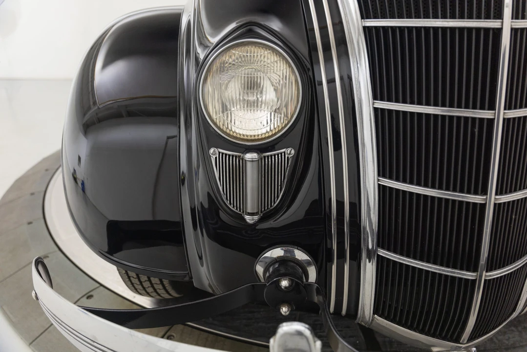 1935 Chrysler Airflow - Image 11 of 31