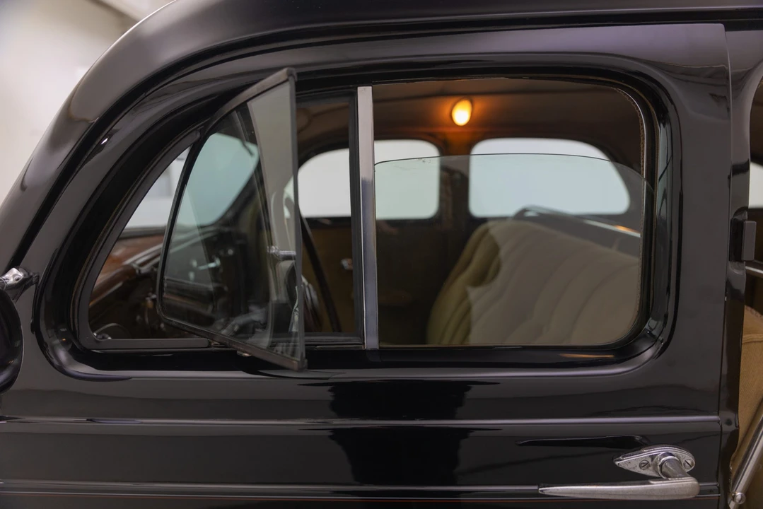 1935 Chrysler Airflow - Image 26 of 31