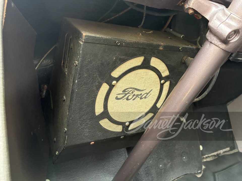 1935 Ford Model 48 & 68 - Image 10 of 25