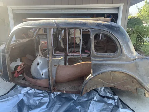 1935 Ford 48
