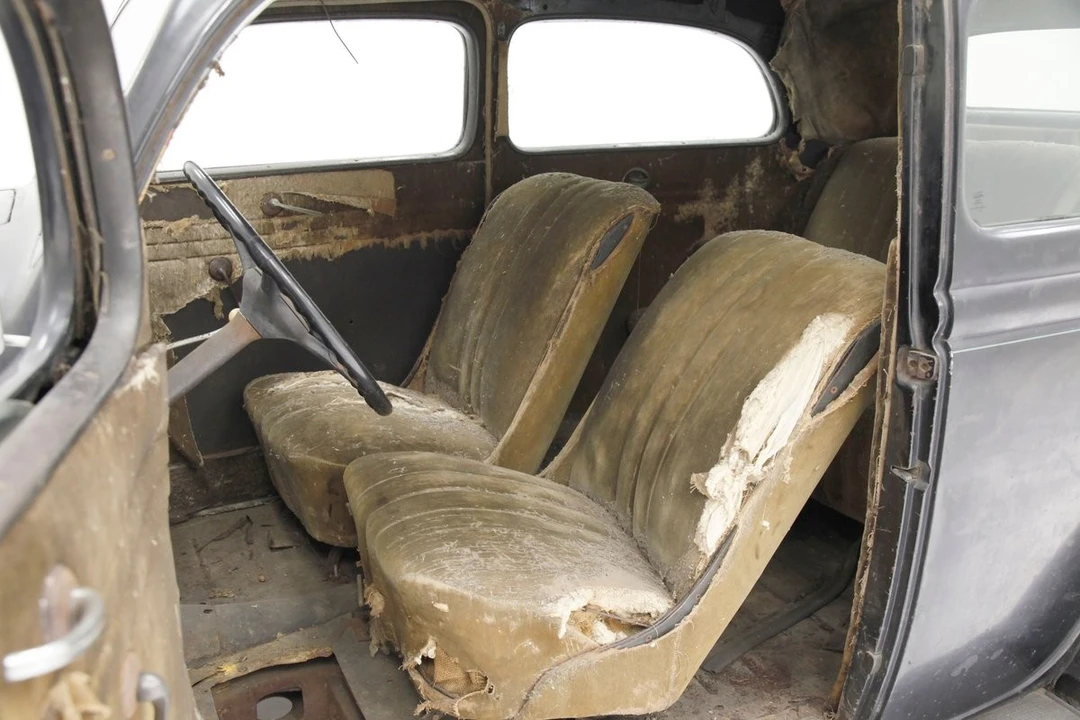 1935 Ford Model 48 & 68 - Image 30 of 31