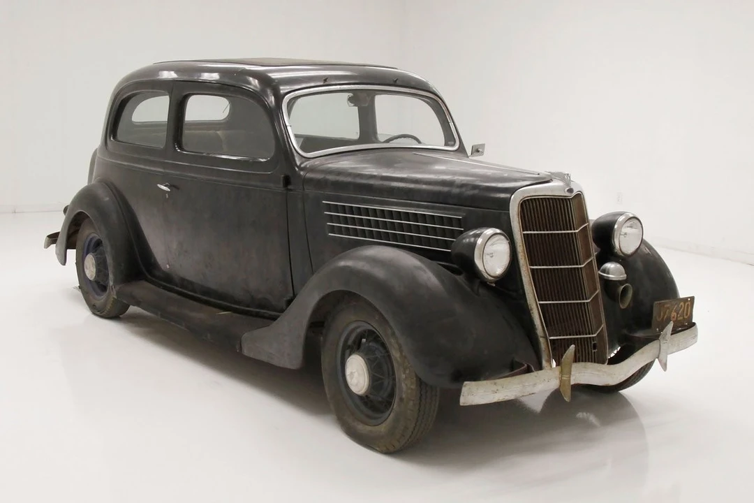 1935 Ford Model 48 & 68 - Image 6 of 21