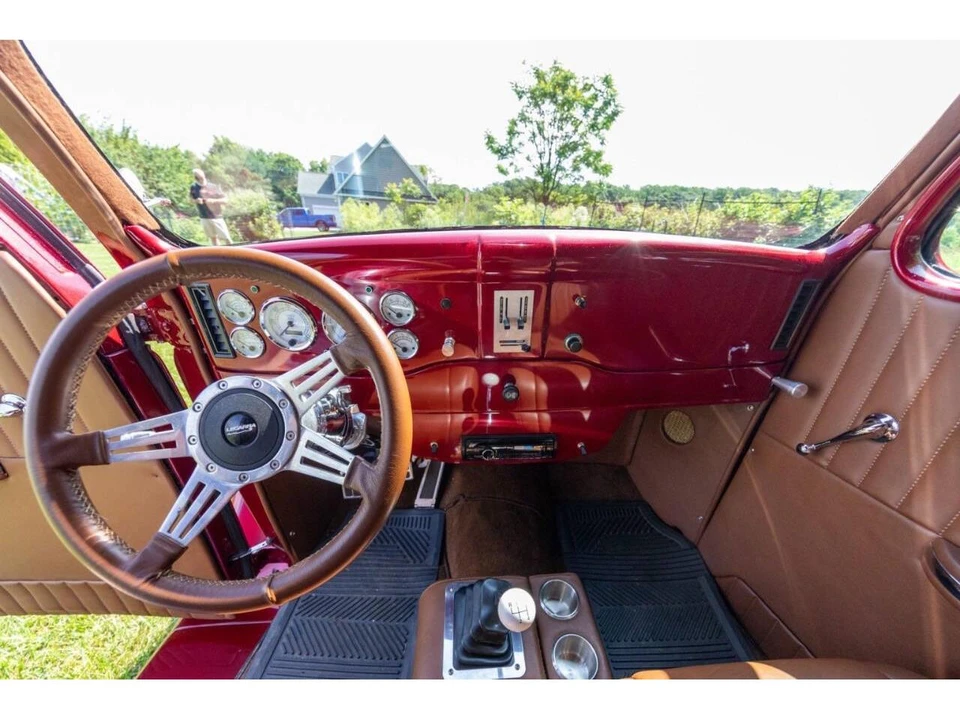1935 Ford Model 48 & 68 - Image 29 of 31