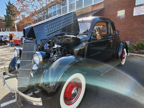 1935 Ford 5-Window Rumble Seat Coupe