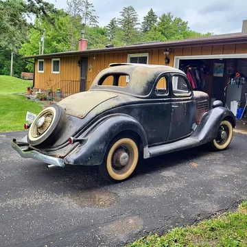 1935 Ford 5 Window Coupe