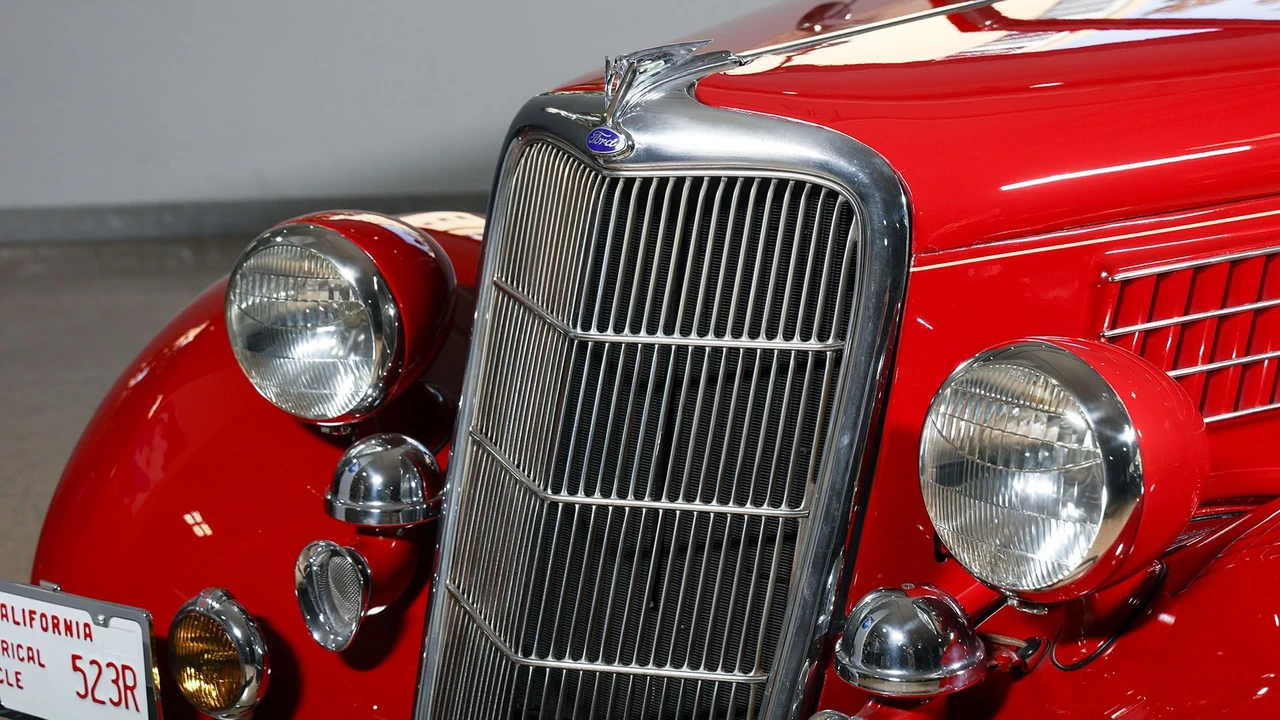 1935 Ford Model 48 & 68 - Image 8 of 31