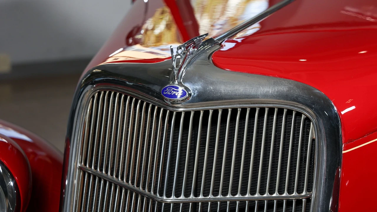 1935 Ford Model 48 & 68 - Image 14 of 31