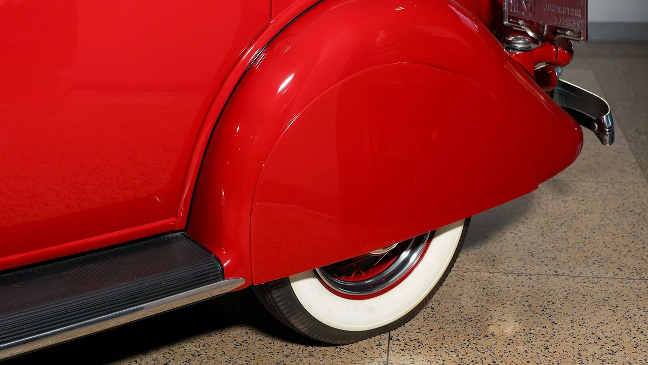1935 Ford Model 48 & 68 - Image 18 of 31