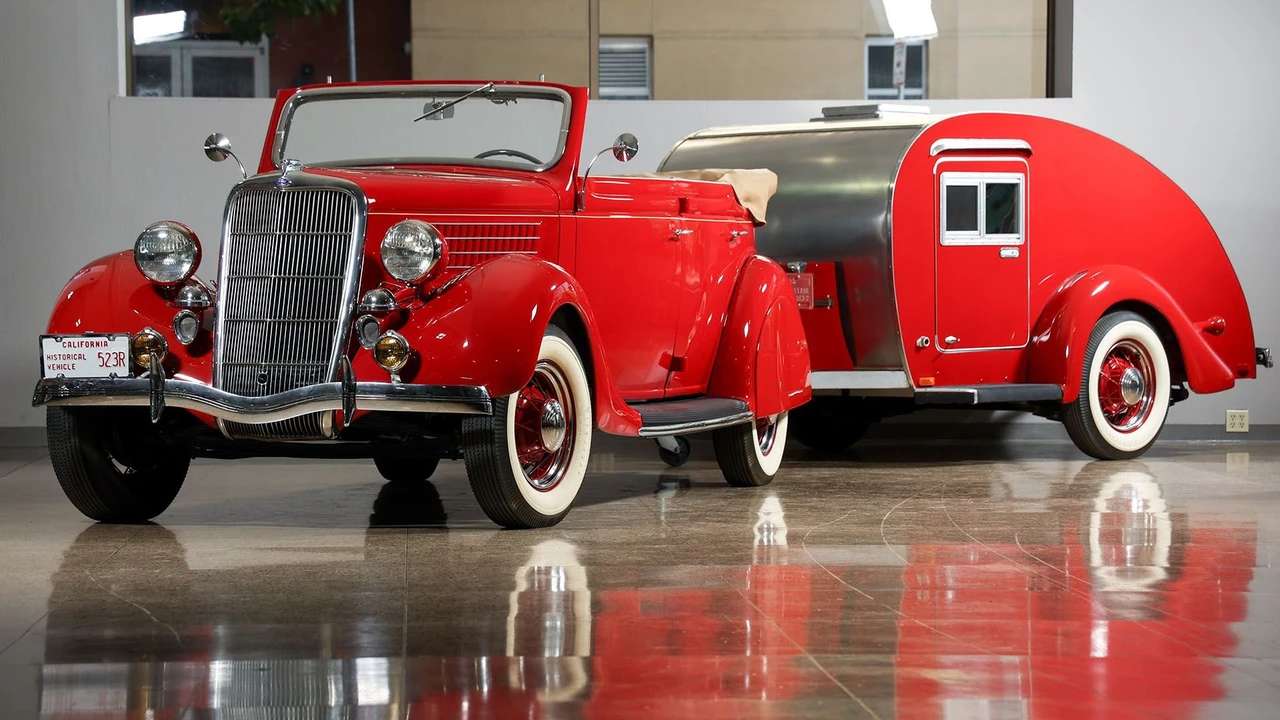 1935 Ford Model 48 & 68 - Image 7 of 31