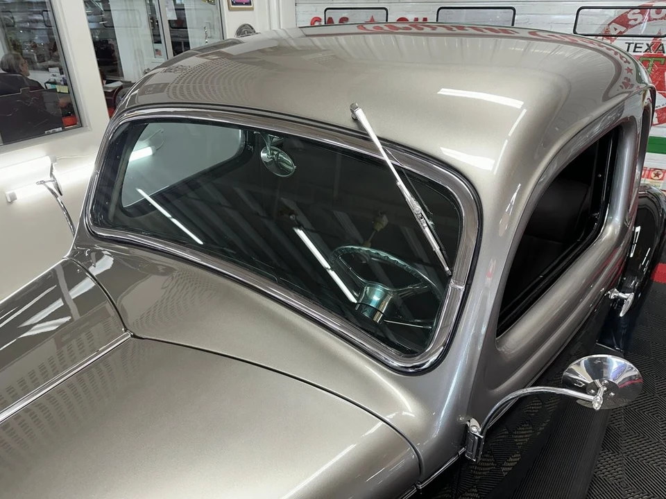 1935 Ford Model 48 & 68 - Image 8 of 31