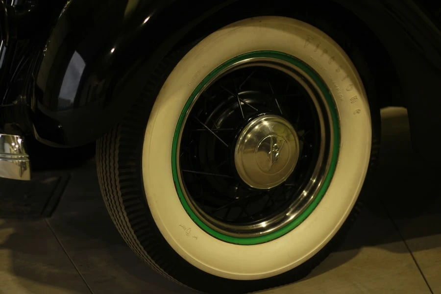 1935 Ford Model 48 & 68 - Image 7 of 19