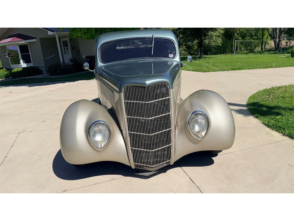 1935 Ford Model 48 & 68 - Image 4 of 31