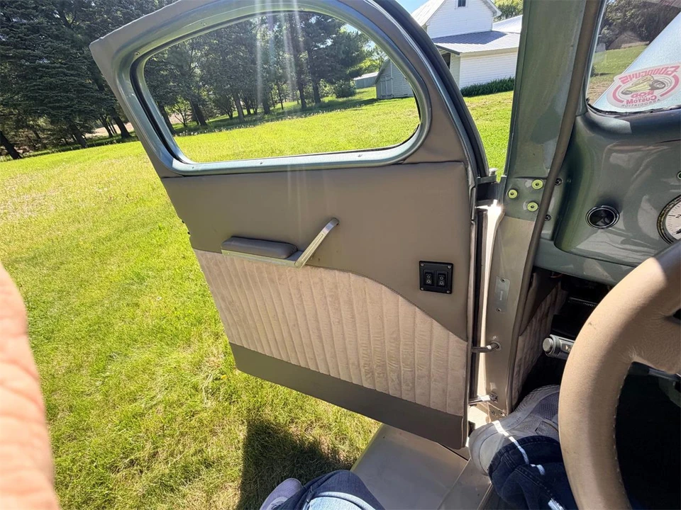 1935 Ford Model 48 & 68 - Image 16 of 31