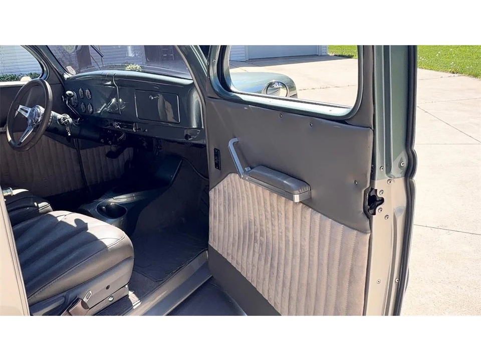 1935 Ford Model 48 & 68 - Image 31 of 31