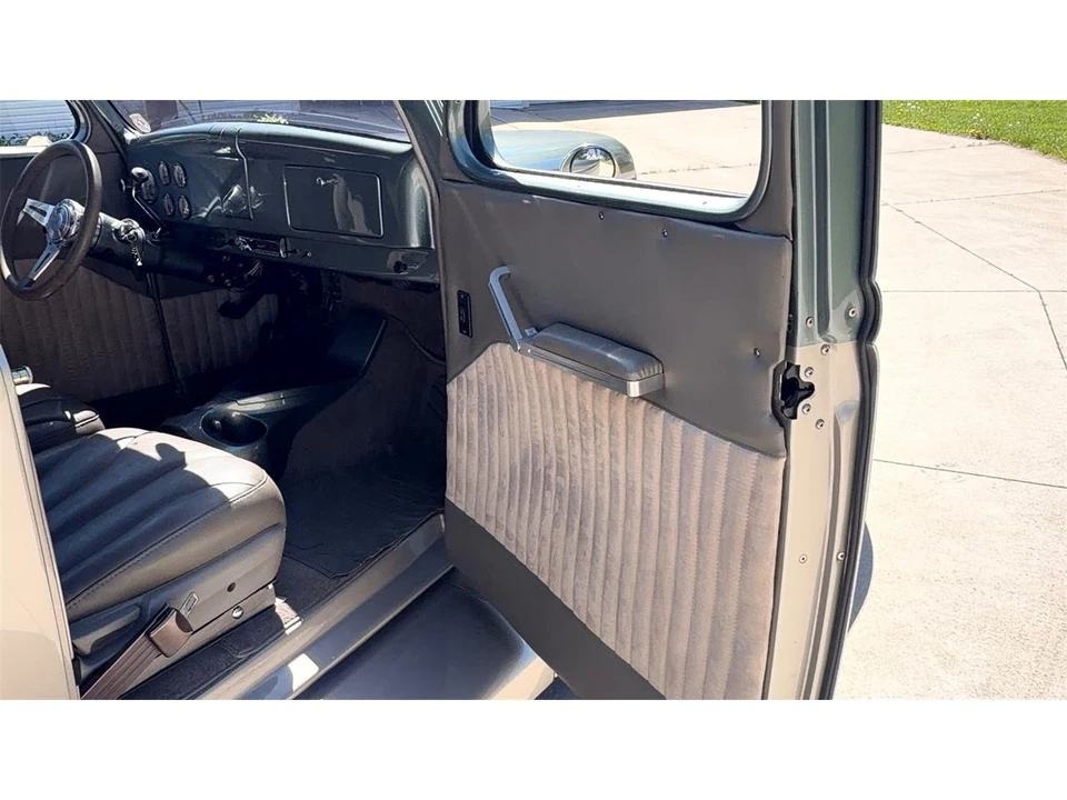 1935 Ford Model 48 & 68 - Image 28 of 31
