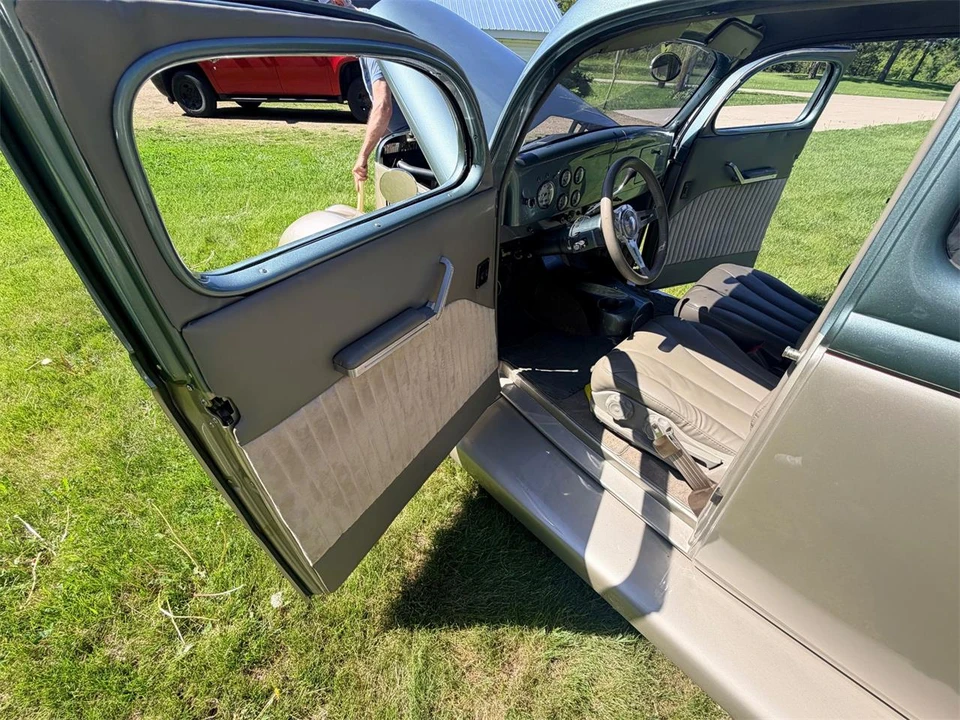 1935 Ford Model 48 & 68 - Image 15 of 31