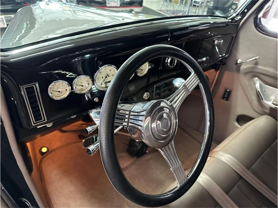 1935 Ford Model 48 & 68 - Image 17 of 31