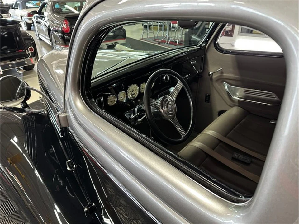 1935 Ford Model 48 & 68 - Image 12 of 31