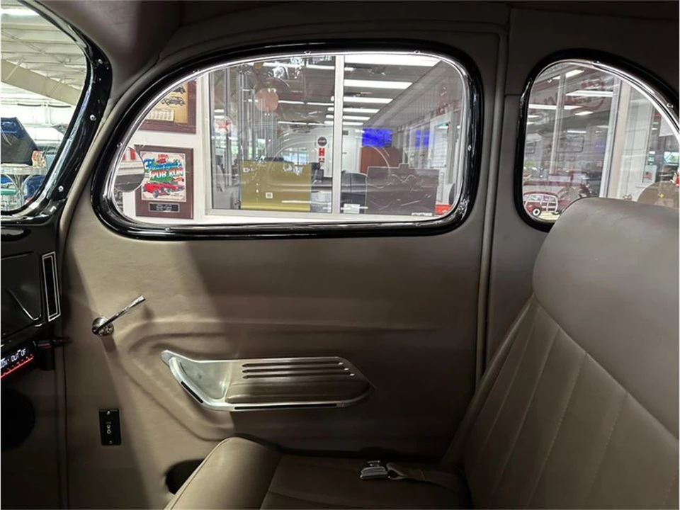 1935 Ford Model 48 & 68 - Image 27 of 31