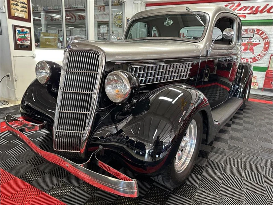1935 Ford Model 48 & 68 - Image 6 of 31