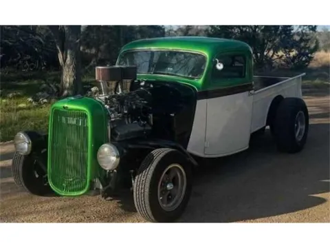1935 Ford Custom Pickup