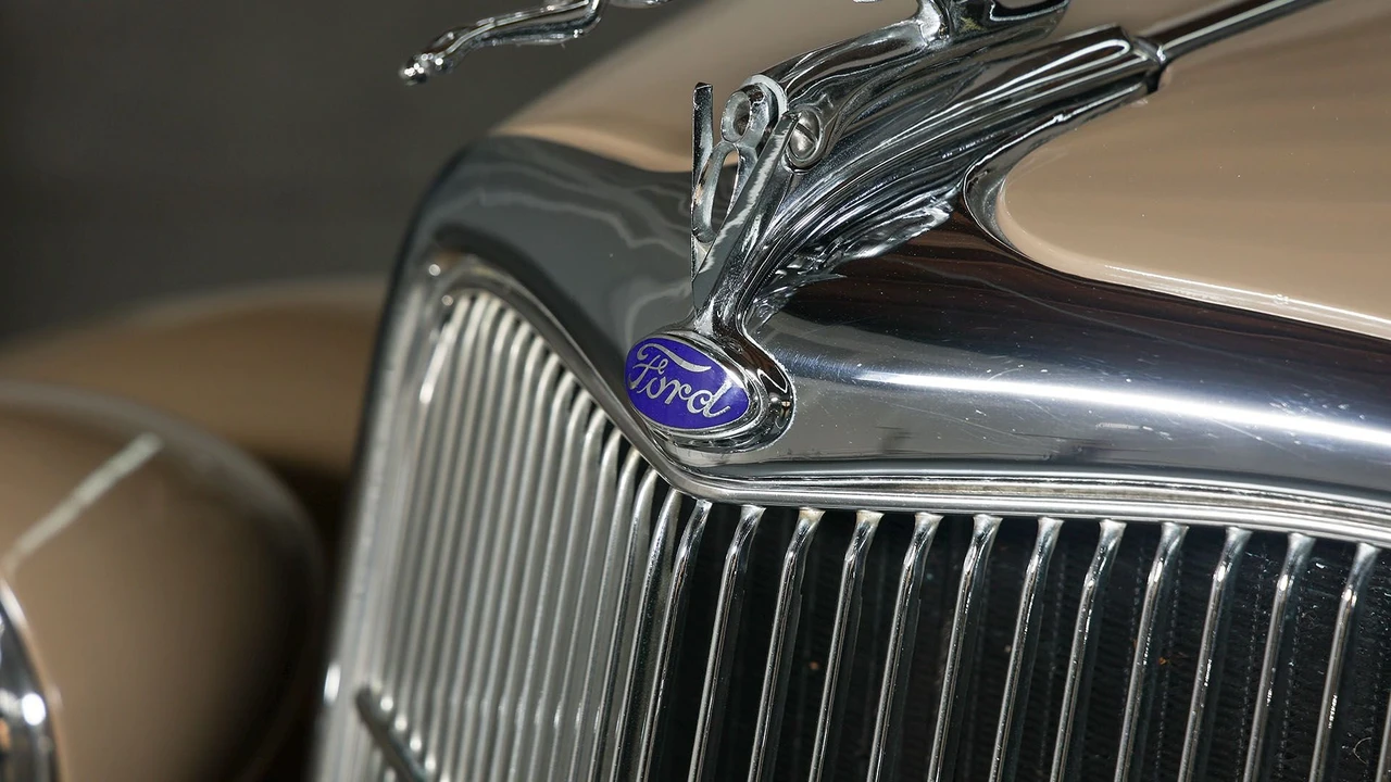 1935 Ford Standard & Deluxe & Super Deluxe - Image 15 of 31