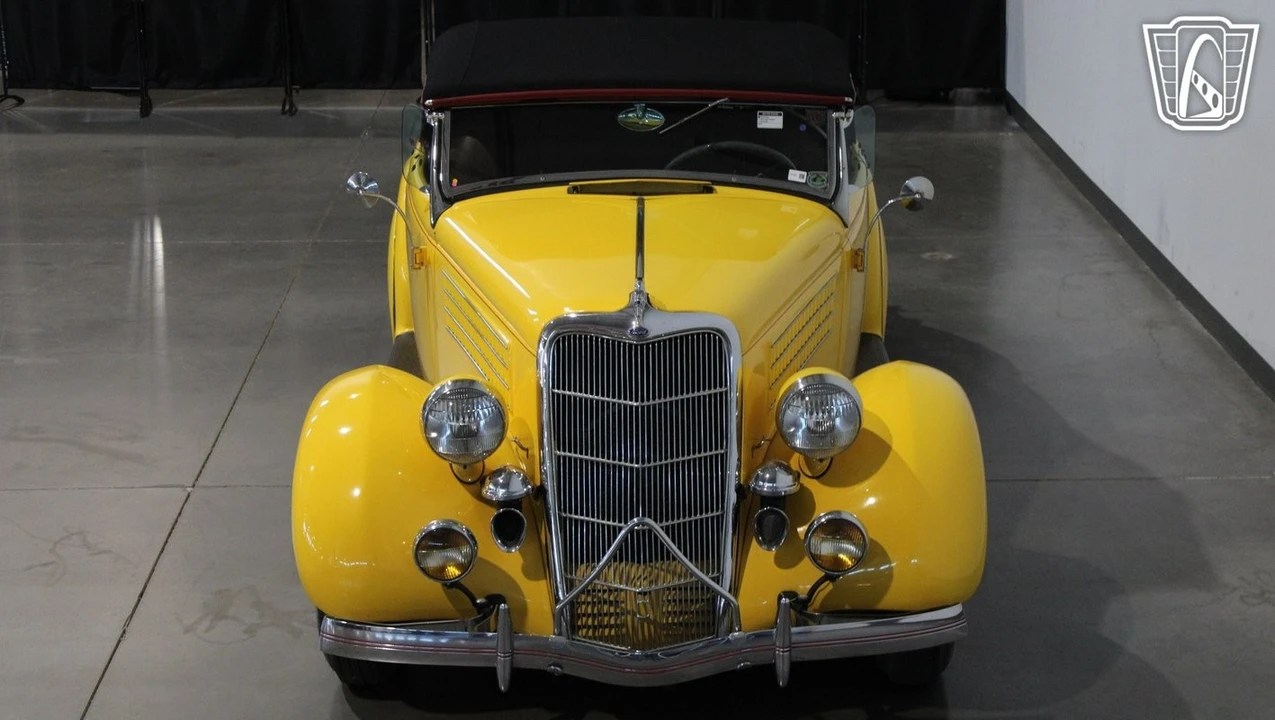 1935 Ford Model 48 & 68 - Image 7 of 12