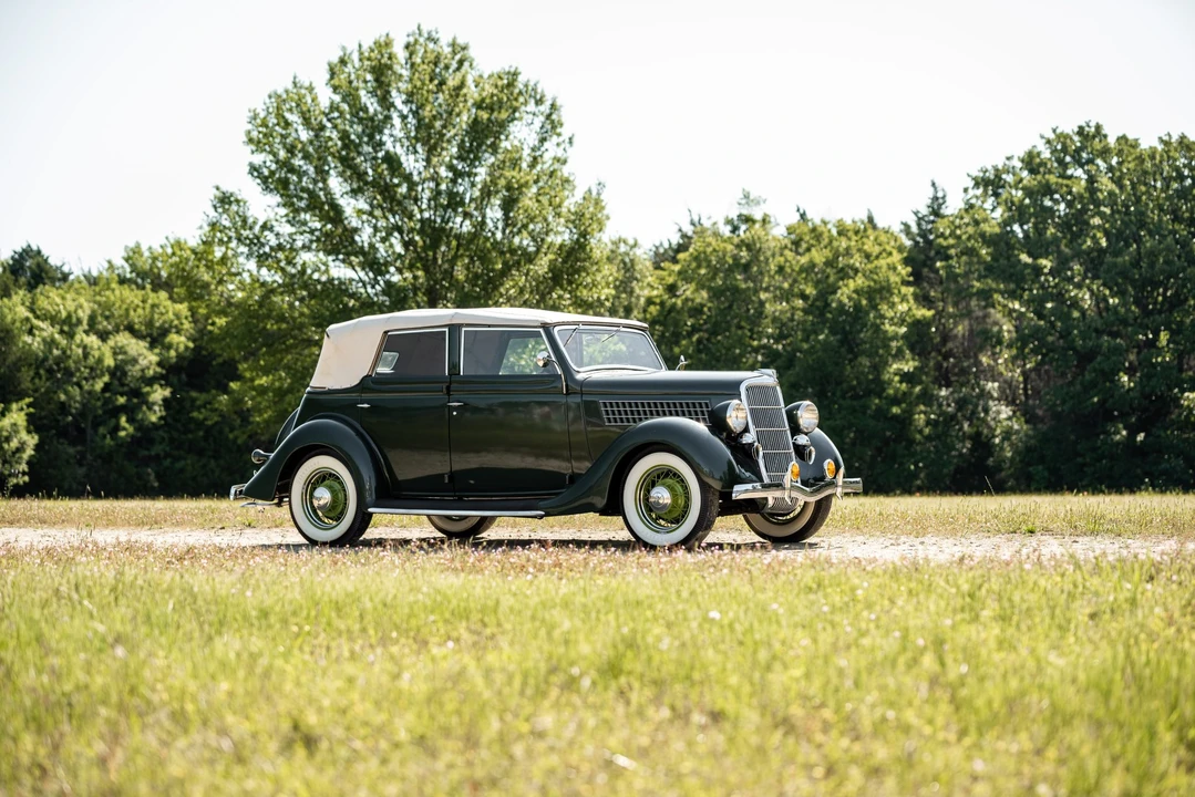 1935 Ford Model 48 & 68 - Image 6 of 31