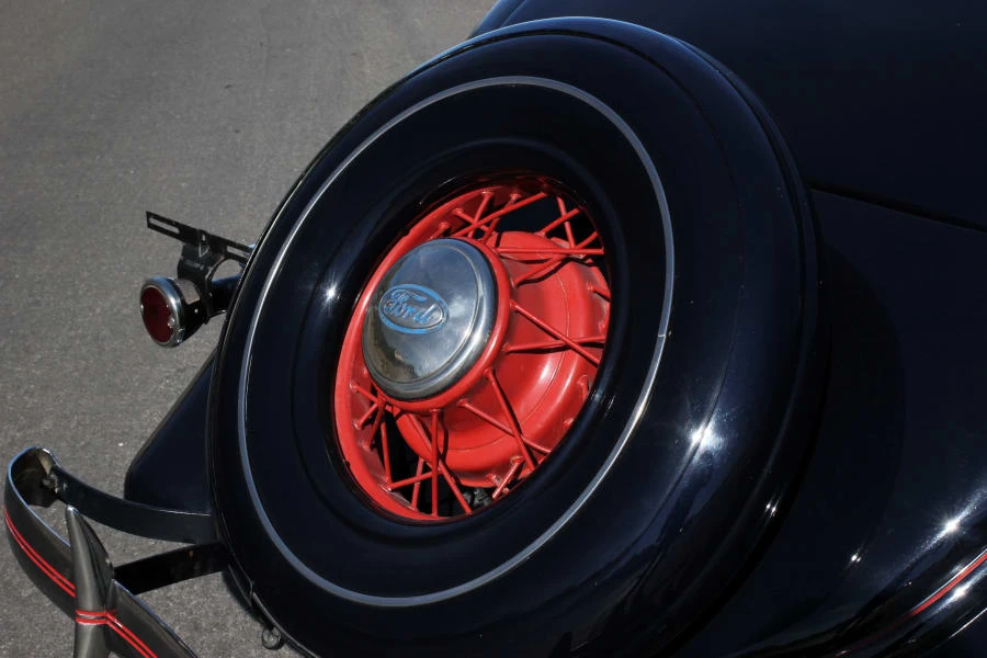 1935 Ford Model 48 & 68 - Image 10 of 12