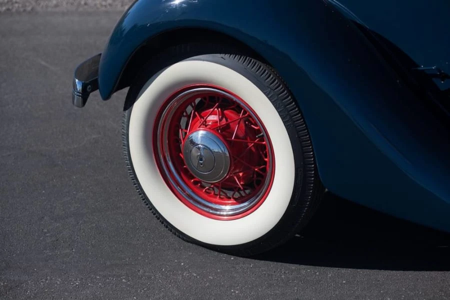 1935 Ford Model 48 & 68 - Image 8 of 12