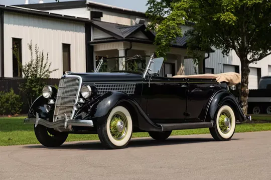 1935 Ford Deluxe Phaeton